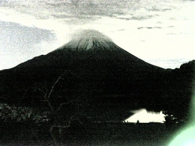 精進湖からの富士山