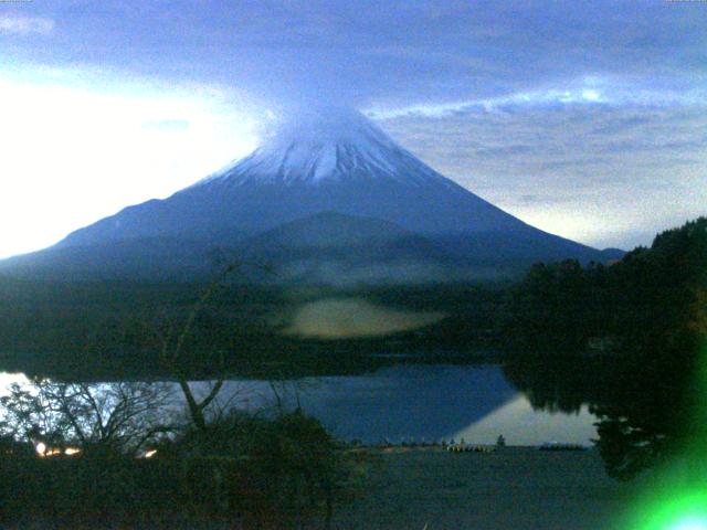 精進湖からの富士山