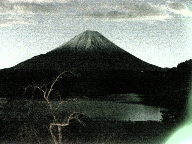 精進湖からの富士山