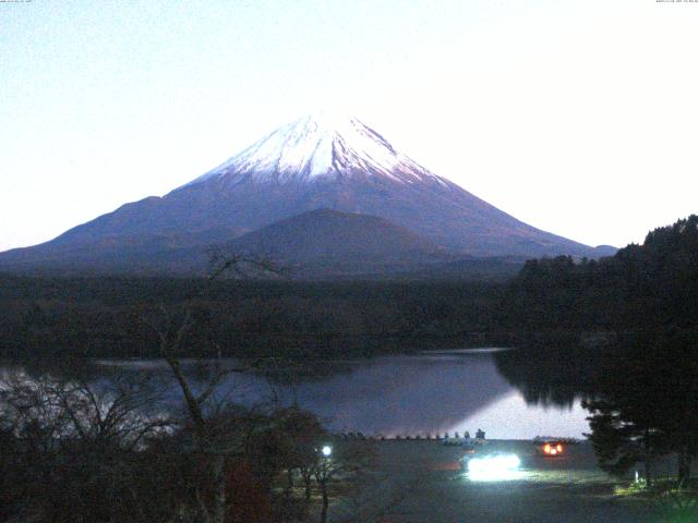 精進湖からの富士山