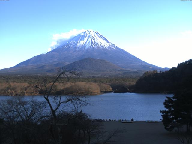 精進湖からの富士山