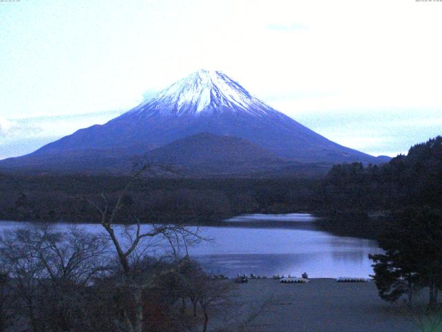 精進湖からの富士山