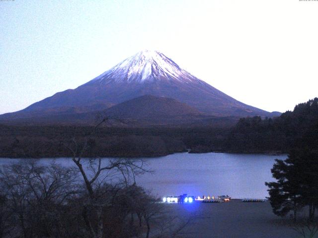 精進湖からの富士山