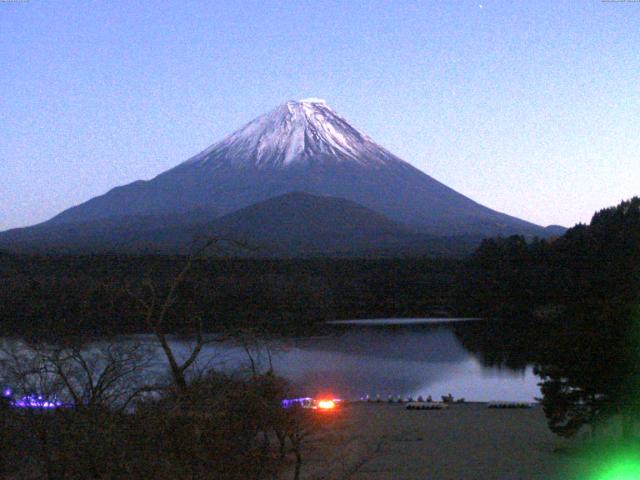 精進湖からの富士山