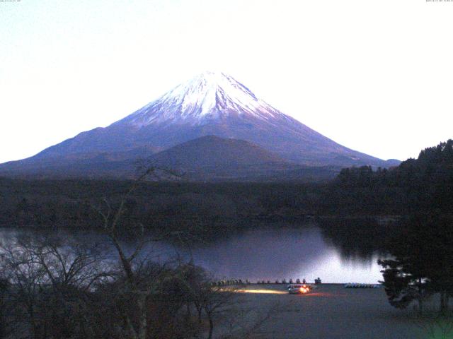 精進湖からの富士山