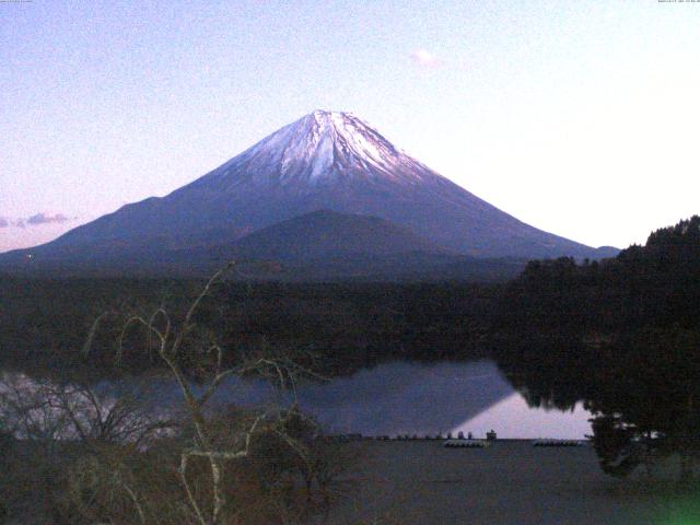 精進湖からの富士山