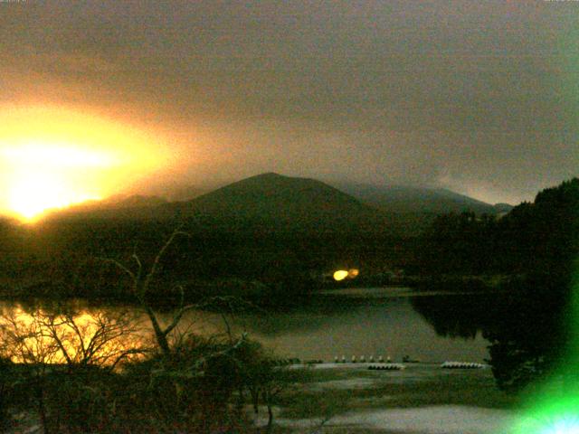 精進湖からの富士山