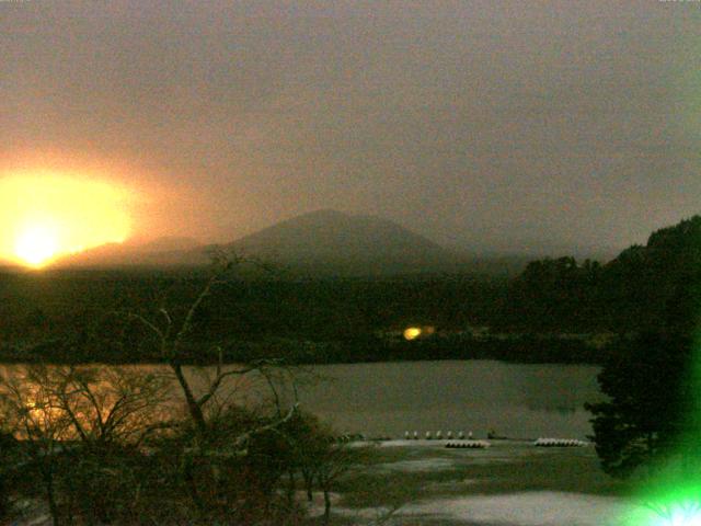 精進湖からの富士山