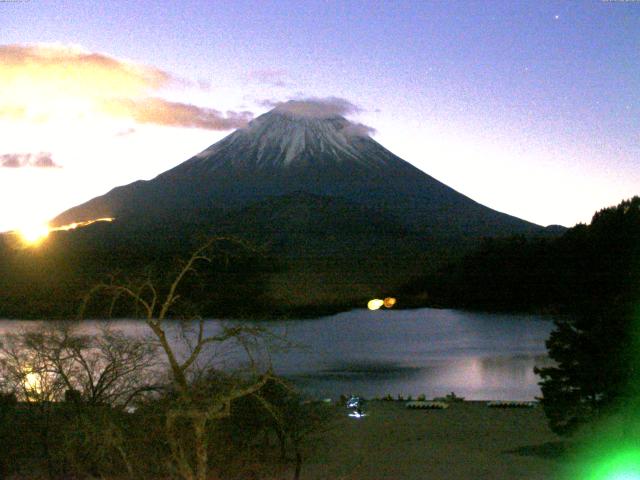 精進湖からの富士山