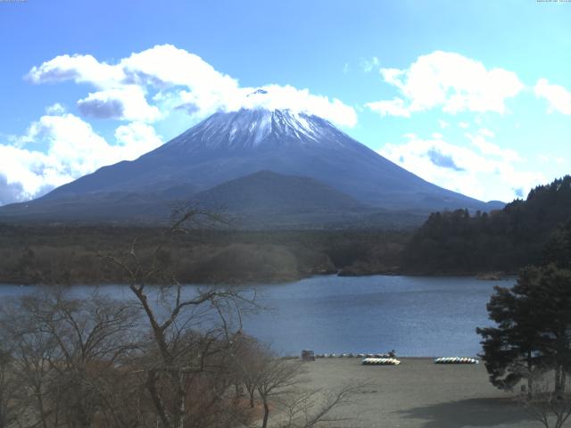 精進湖からの富士山