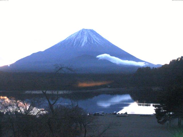 精進湖からの富士山