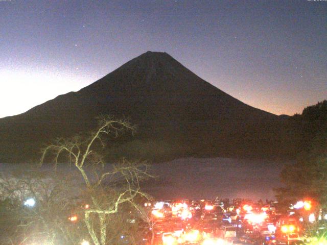 精進湖からの富士山