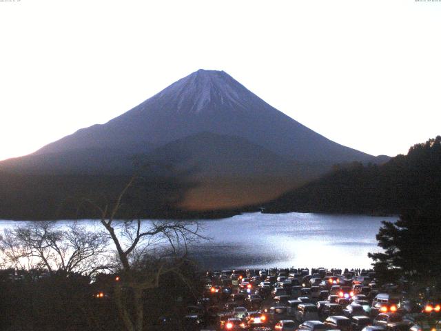 精進湖からの富士山