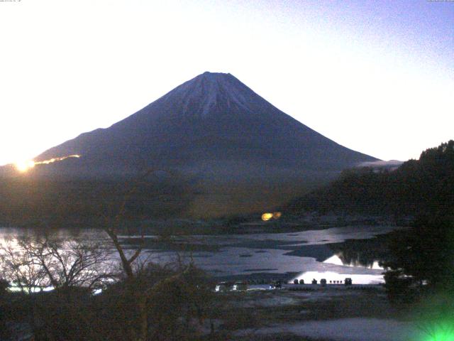 精進湖からの富士山