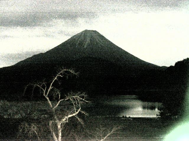 精進湖からの富士山