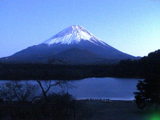 精進湖からの富士山