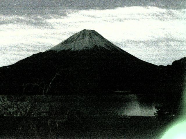 精進湖からの富士山