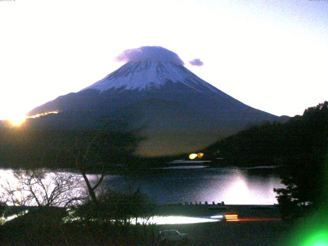 精進湖からの富士山