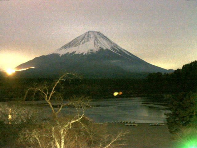 精進湖からの富士山