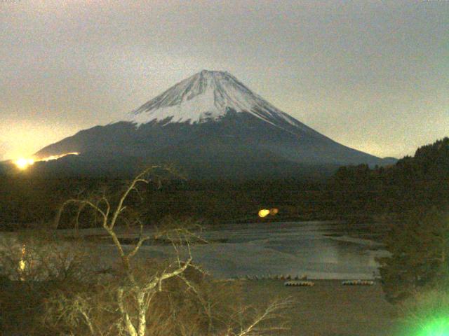 精進湖からの富士山