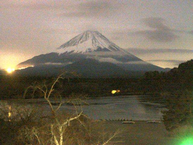 精進湖からの富士山