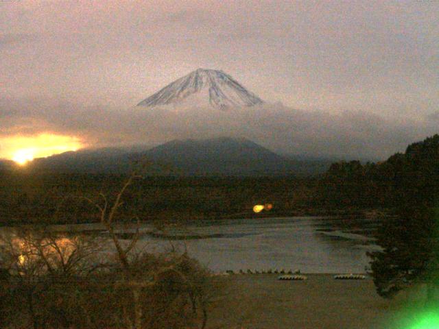 精進湖からの富士山