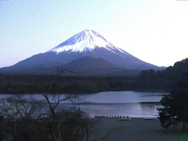 精進湖からの富士山