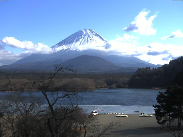 精進湖からの富士山