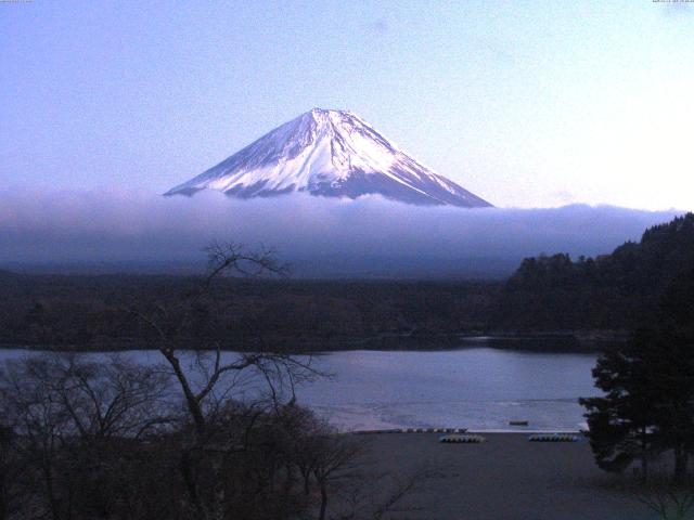 精進湖からの富士山