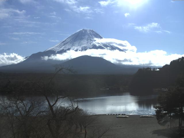 精進湖からの富士山