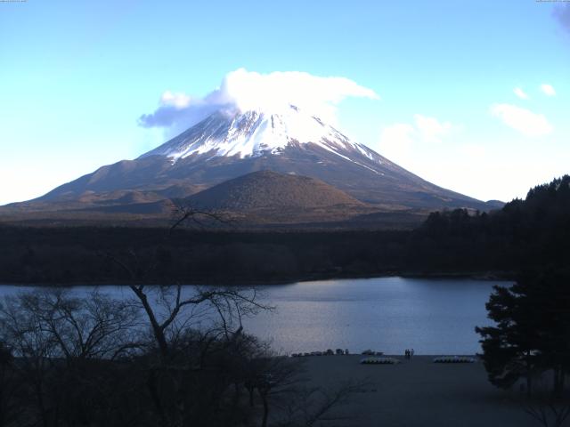 精進湖からの富士山