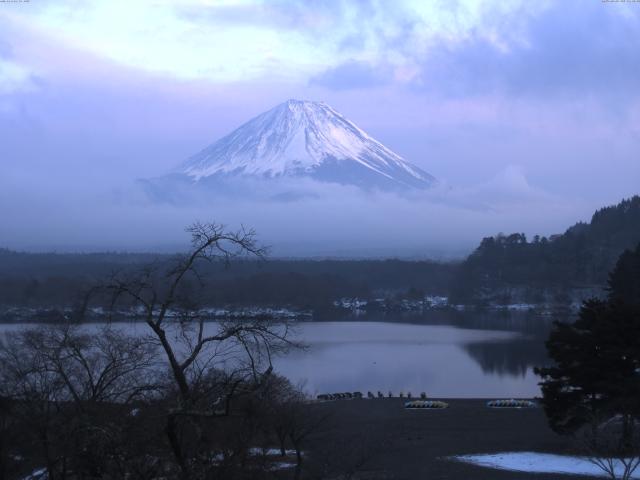 精進湖からの富士山