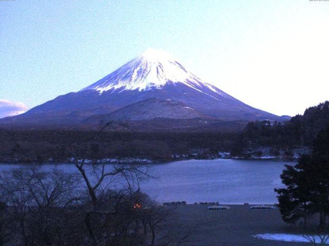 精進湖からの富士山