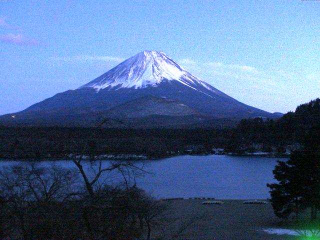 精進湖からの富士山