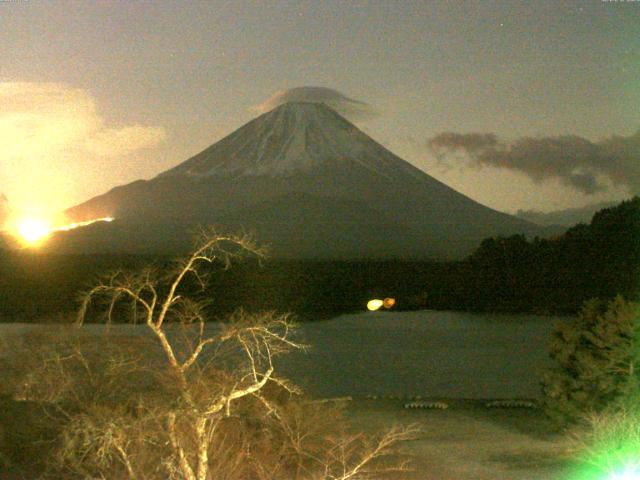 精進湖からの富士山