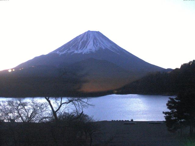 精進湖からの富士山