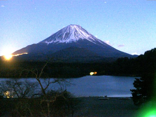 精進湖からの富士山