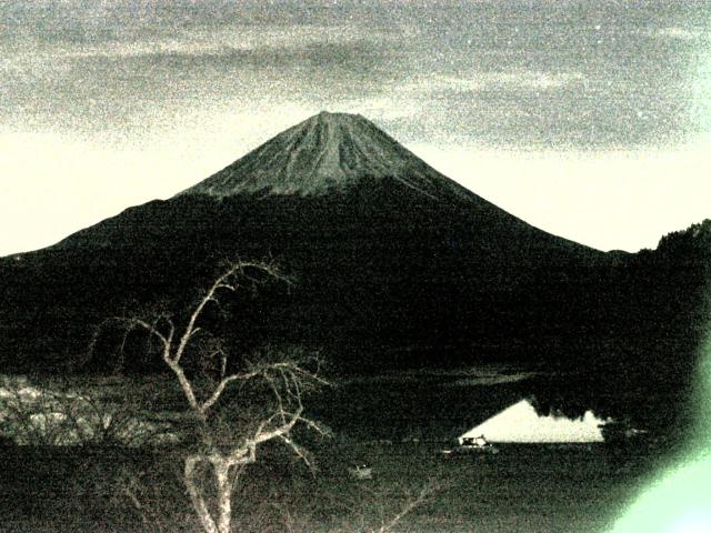 精進湖からの富士山