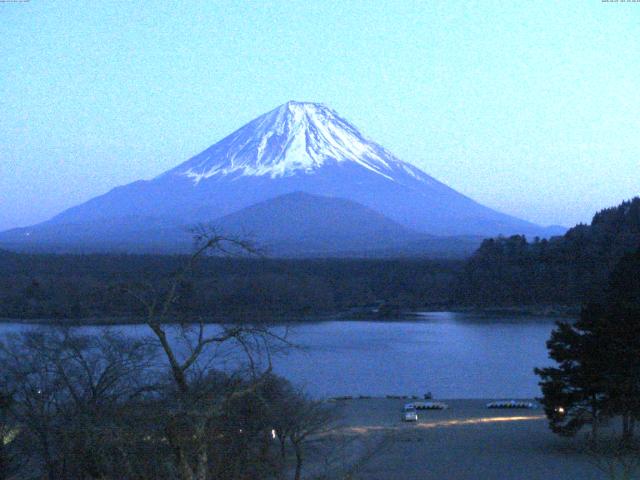 精進湖からの富士山