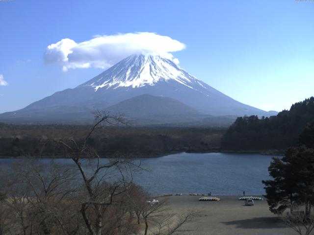 精進湖からの富士山