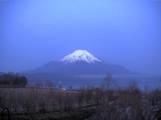 山中湖からの富士山