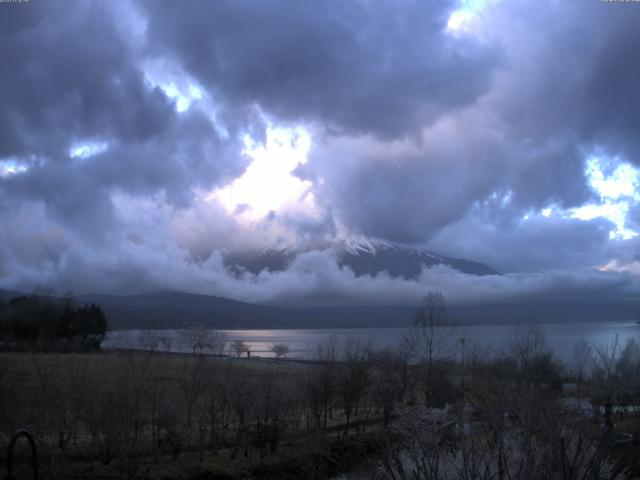 山中湖からの富士山