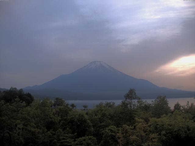 山中湖からの富士山