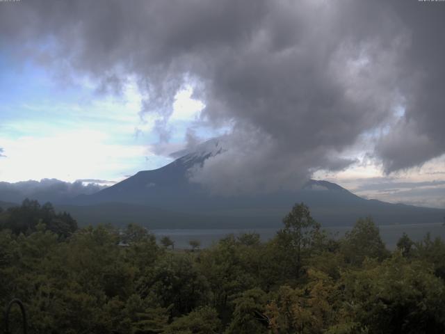 山中湖からの富士山