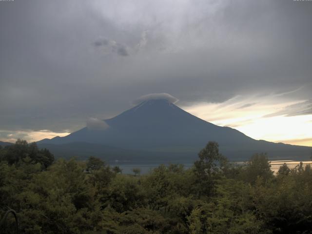 山中湖からの富士山