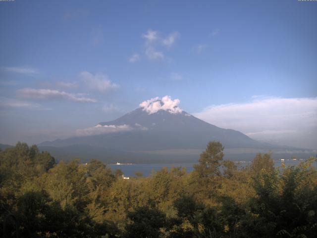 山中湖からの富士山