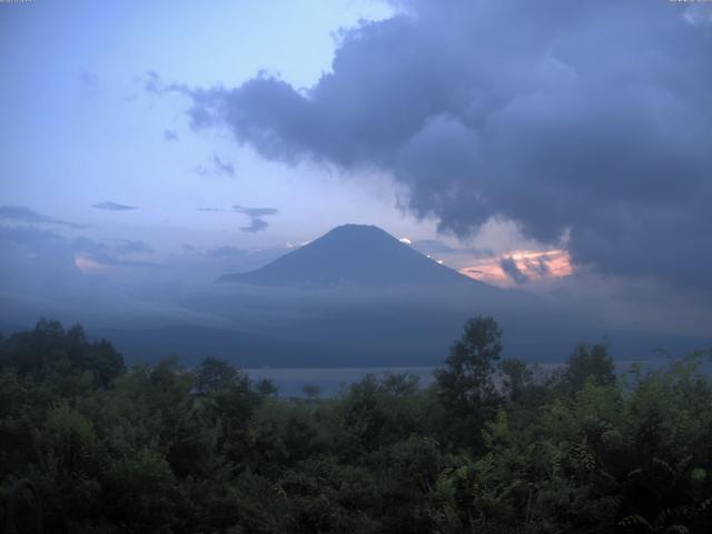 山中湖からの富士山