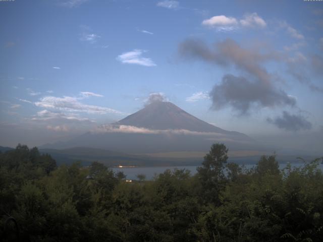 山中湖からの富士山