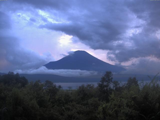 山中湖からの富士山