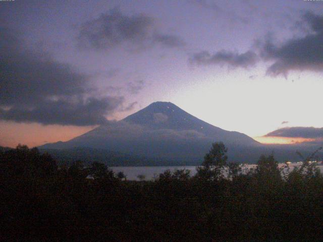 山中湖からの富士山